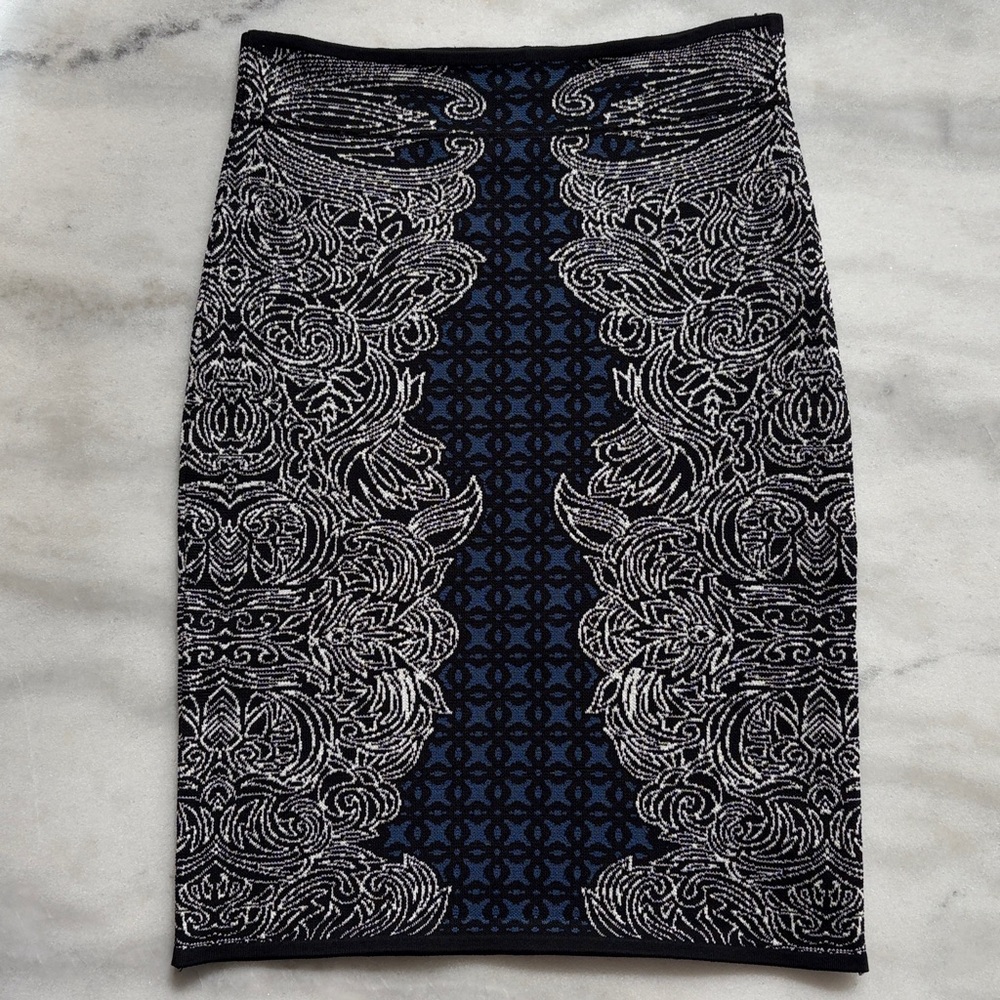 BCBGMAXAZARIA Elegant Blue and Black Patterned Skirt